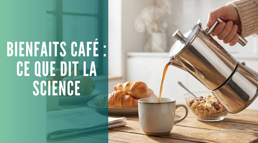 bienfaits café personne utilisant cafetière italienne induction pour son café matin