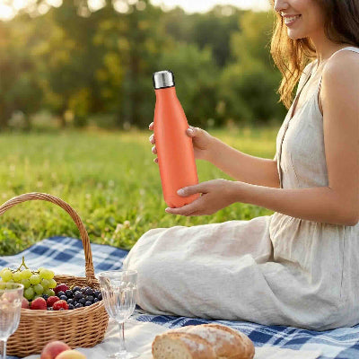 bouteille isotherme 750 ml orange en pique nique