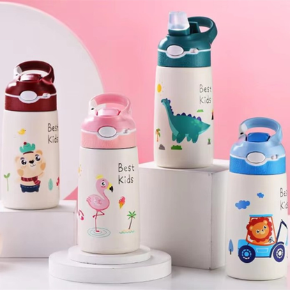 gourde isotherme enfant verte rose bleu et rouge sur stand blanc
