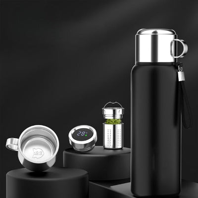 gourde isotherme inox noire intelligente infuseur et couvercle sur stand