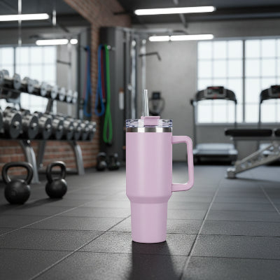 gourde isotherme mauve clair dans salle de gym