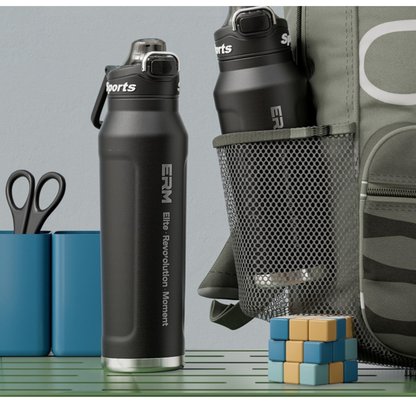 gourdes isotherme 1l dans poche sac et sur table verte 