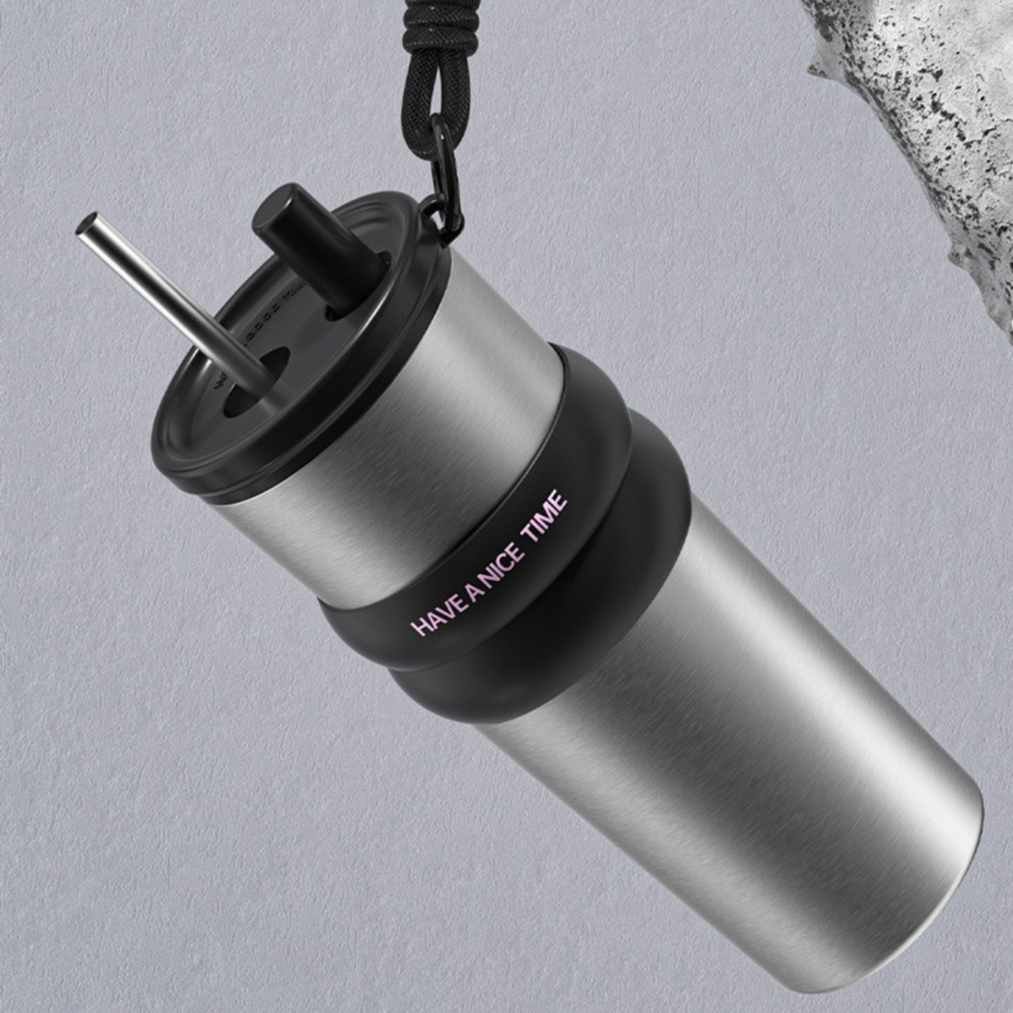 gourdes isothermes noire et gris tenue en suspend