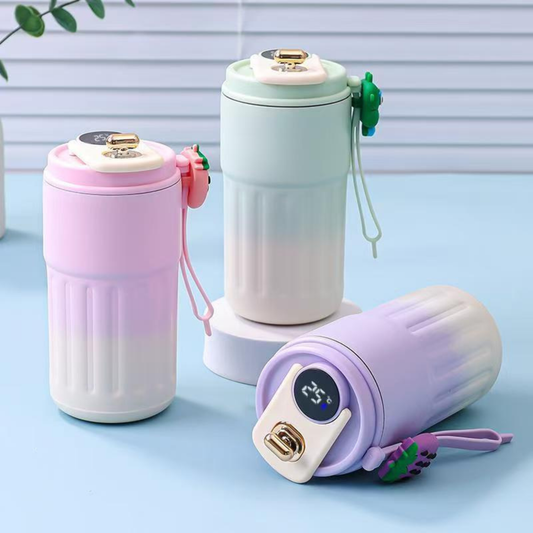 mug isotherme mauve vert et rose sur stand